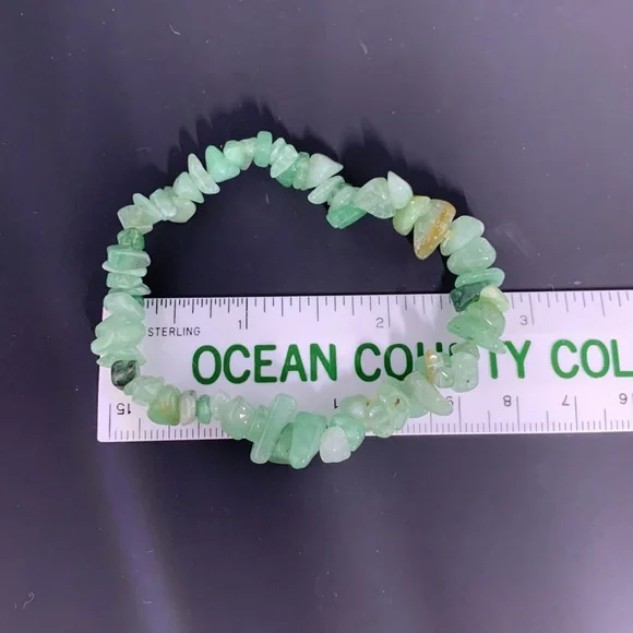 Dainty Green Chrysoprase Chip Bracelet - Picture 4 of 11
